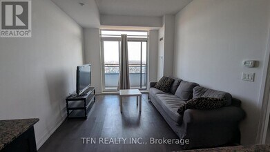 7890 Bathurst St in Vaughan, ON - Building Photo - Building Photo