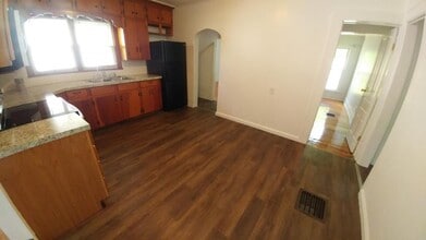 408 N Main St in Eaton Rapids, MI - Building Photo - Building Photo