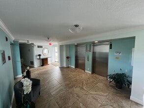 6400 NW 2nd Ave, Unit 323 in Boca Raton, FL - Building Photo - Building Photo