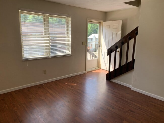 803 Hamlet Way in Charleston, WV - Building Photo - Building Photo