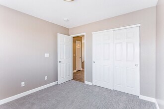7843 Nottingshire Way in Las Vegas, NV - Building Photo - Building Photo