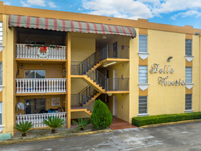 Bella Venizia in Hialeah, FL - Foto de edificio - Building Photo