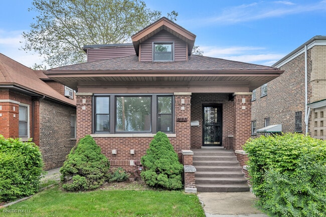 property at 8127 S Jeffery Blvd