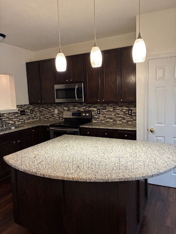 3005 Windsor Creek Way in Greensboro, NC - Building Photo - Building Photo