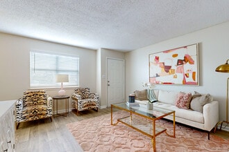 Corner Stone in Montgomery, AL - Foto de edificio - Interior Photo