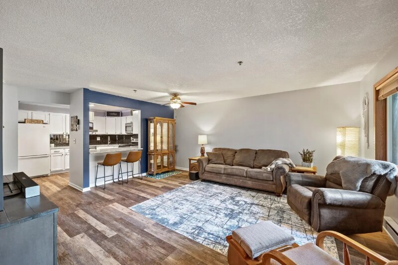 2100 Ridge Dr in Minneapolis, MN - Building Photo