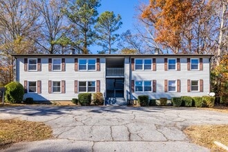 121 Mark Twain Cir in Athens, GA - Building Photo - Building Photo