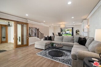 22711 Margarita Dr in Los Angeles, CA - Building Photo - Building Photo