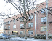 38-01 112th St in Flushing, NY - Foto de edificio - Building Photo