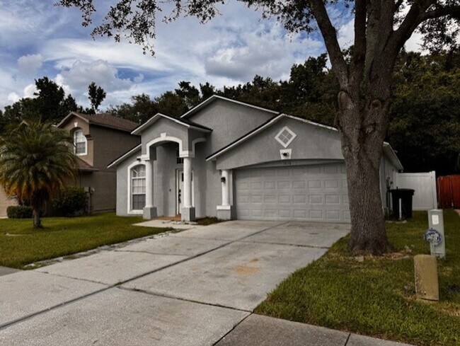 1616 Firewheel Dr in Zephyrhills, FL - Foto de edificio - Building Photo