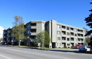 2201 Romig Pl in Anchorage, AK - Building Photo