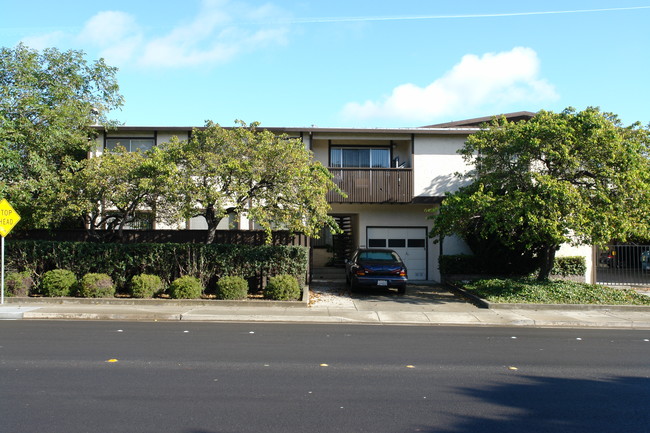 1120 Mission Rd in South San Francisco, CA - Building Photo - Building Photo