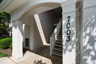 7003 Lenox Village Dr in Nashville, TN - Building Photo - Building Photo