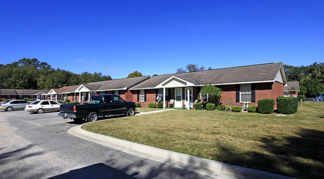 Cedar Creek Apartments in Cottondale, FL - Building Photo - Building Photo