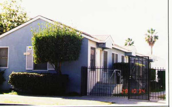 233-235 S Freeman St in Oceanside, CA - Building Photo - Building Photo