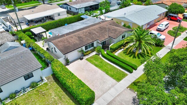 9573 SW 57th St in Miami, FL - Building Photo - Building Photo