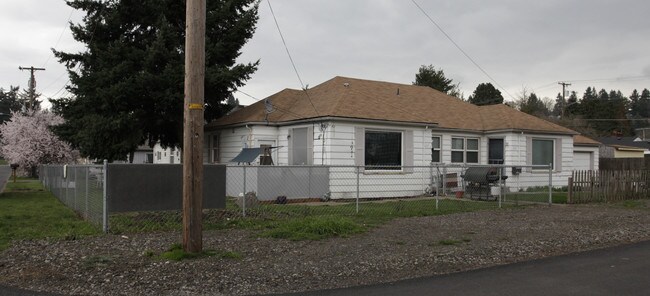 609-629 Martin Way in Vancouver, WA - Building Photo - Building Photo