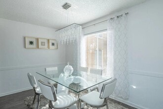 Parc Place Villas Apartments in Tampa, FL - Building Photo - Building Photo