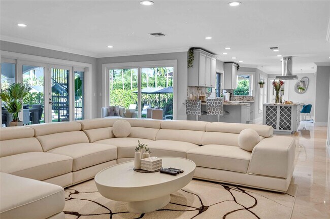 2323 Delmar Pl in Fort Lauderdale, FL - Building Photo - Building Photo