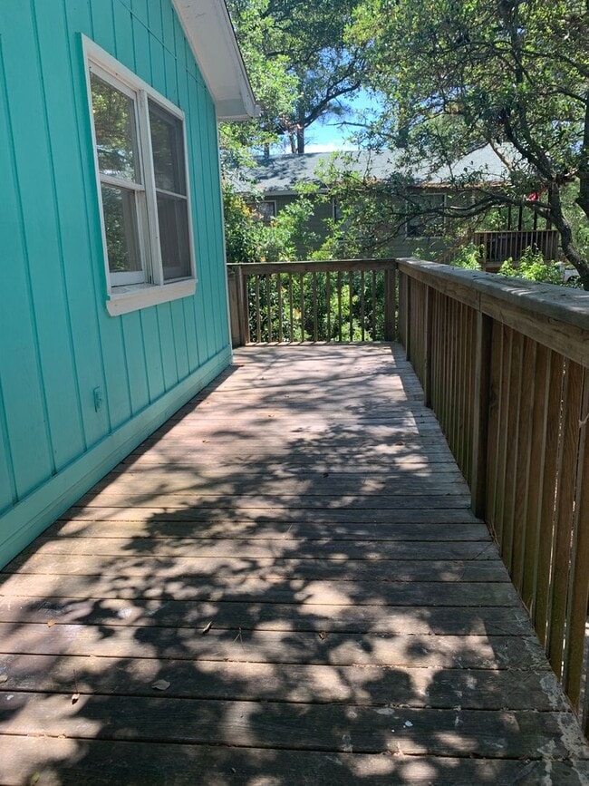 1104 Charlotte Ln in Kill Devil Hills, NC - Building Photo - Building Photo
