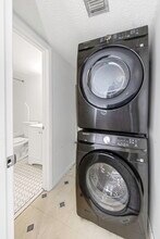 621 99th Ave N, Unit 102 in St. Petersburg, FL - Building Photo - Building Photo