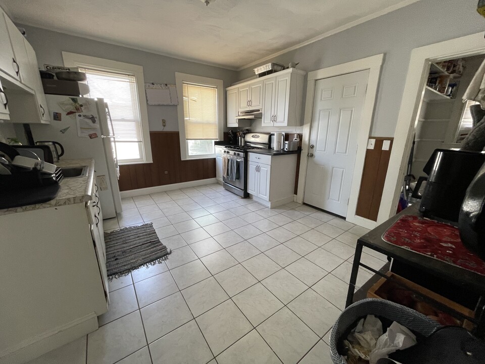 11 Parsons St, Unit 2 in Quincy, MA - Building Photo