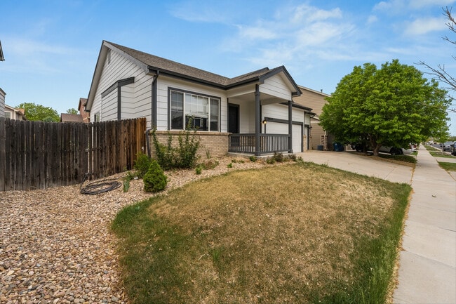 10049 Jasper St in Commerce City, CO - Building Photo - Building Photo