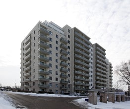 The Trillium at the Royal Gardens in Burlington, ON - Building Photo - Building Photo