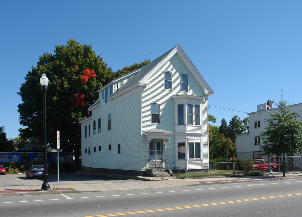 435 Broadway in Lawrence, MA - Foto de edificio