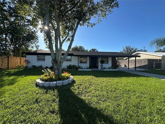 2044 Leisure Dr