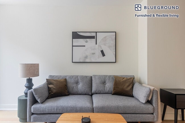 450 W 17th St in New York, NY - Foto de edificio - Building Photo