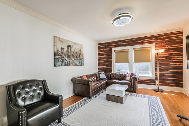 property at 1716 Richmond Ave.