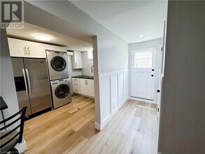 19 Elm Ridge Dr in Kitchener, ON - Building Photo - Building Photo