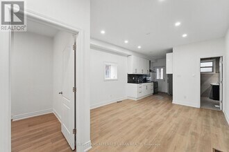 2037 Davenport Rd in Toronto, ON - Building Photo - Building Photo