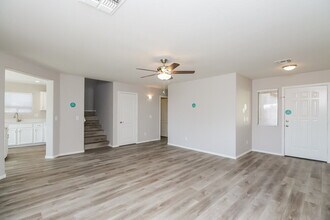 1361 E Ryan Rd in San Tan Valley, AZ - Building Photo - Building Photo