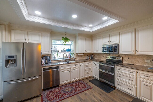 70 Snyder Way in Fremont, CA - Building Photo - Building Photo