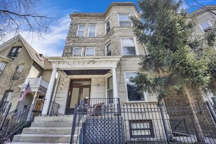 3135 N Clifton Ave in Chicago, IL - Building Photo
