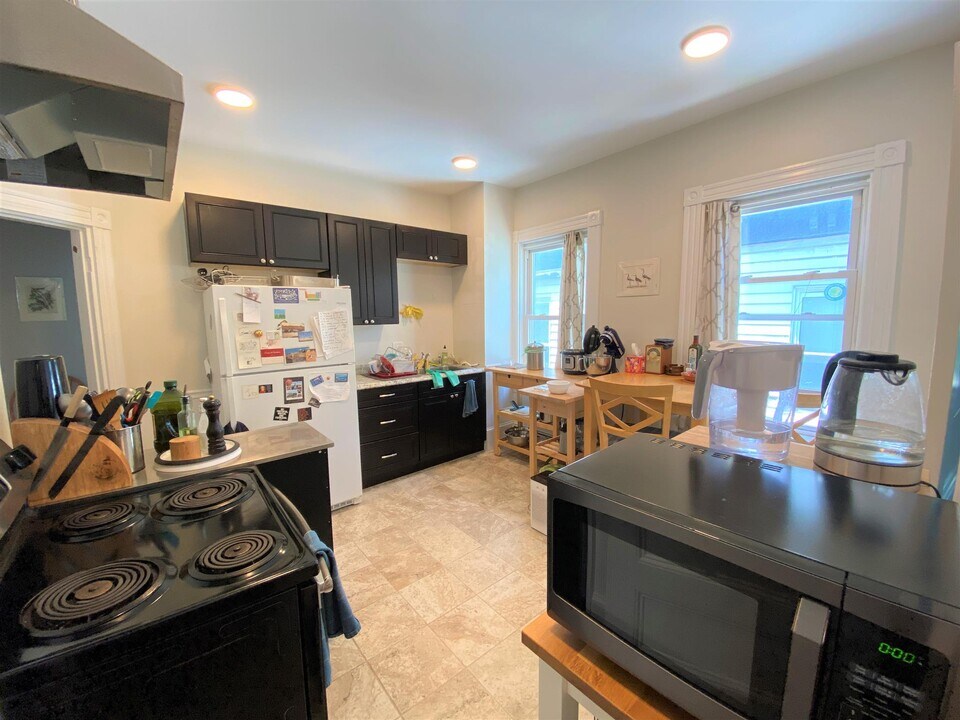 1552 Cambridge St in Cambridge, MA - Building Photo