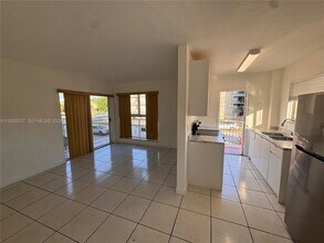 1595 NE 125th St in North Miami, FL - Building Photo - Building Photo