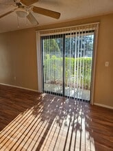 129 Camphor Cir, Unit F in Oldsmar, FL - Building Photo - Building Photo