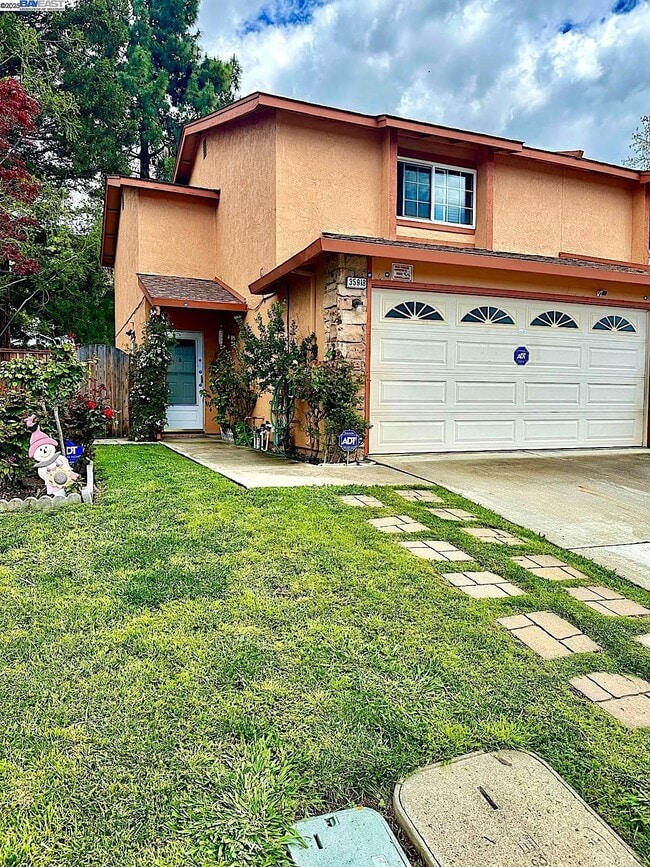 property at 35918 Vivian Pl