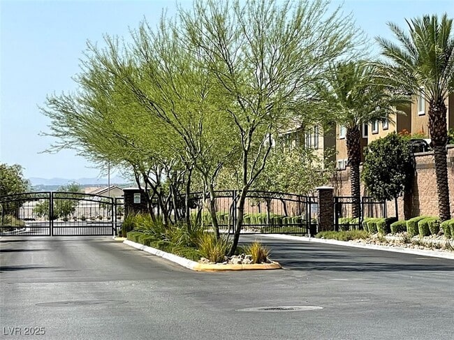 6625 Rocky Reef St in Las Vegas, NV - Building Photo - Building Photo