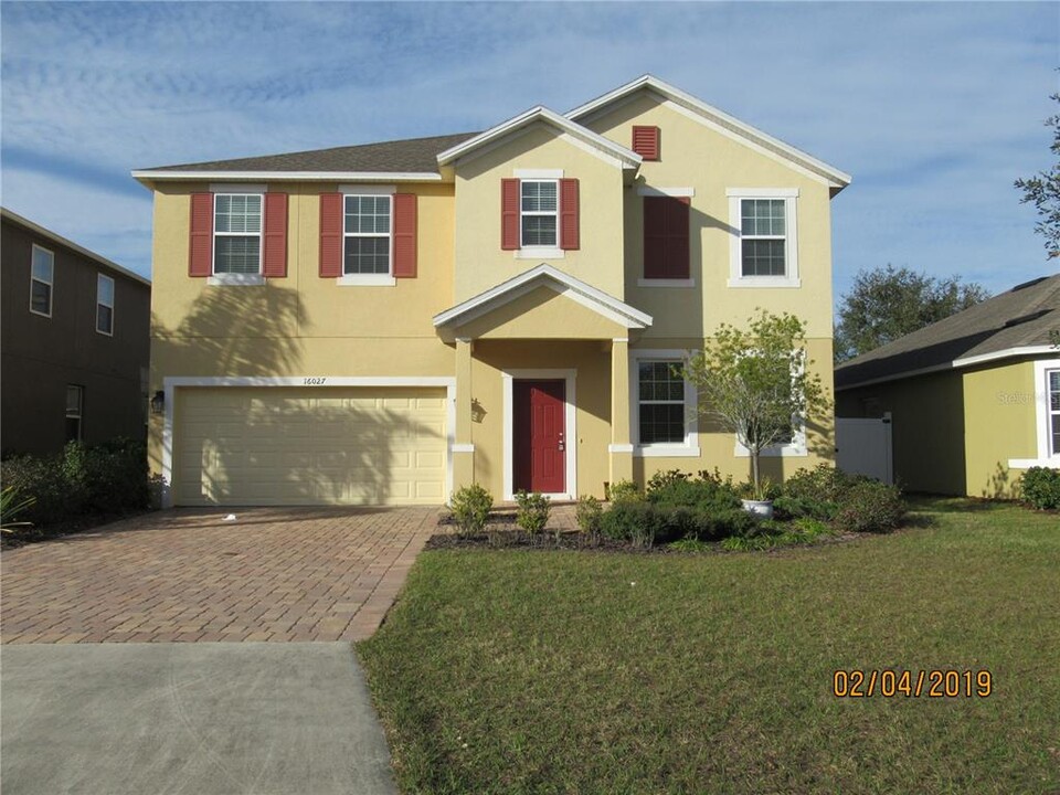 16027 Yelloweyed Dr in Clermont, FL - Building Photo