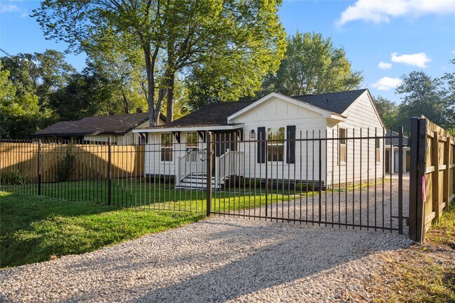 7810 Appleton St in Houston, TX - Building Photo - Building Photo