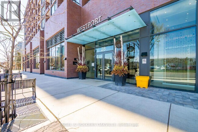 28 Ann St in Mississauga, ON - Building Photo - Building Photo