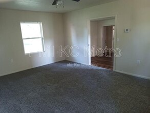 26 S Central St in Buckner, MO - Building Photo - Building Photo