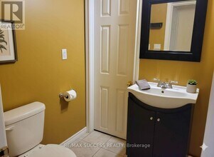 5854 Delle Donne Dr in Mississauga, ON - Building Photo - Building Photo