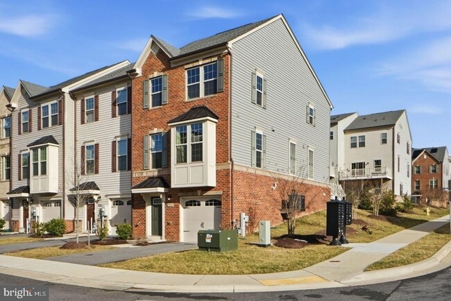 property at 7917 N Gladden Farm Way