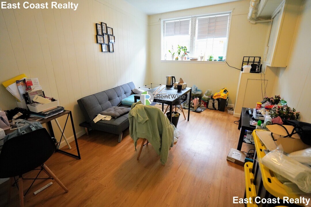119 Sutherland Rd in Boston, MA - Building Photo