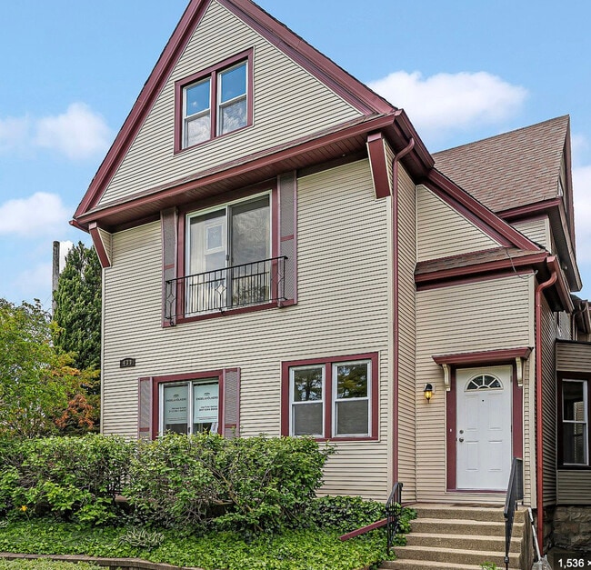 property at 433 Wisconsin Ave